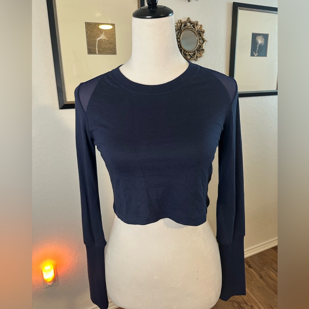 Women’s Navy Long-Sleeve Cropped Top